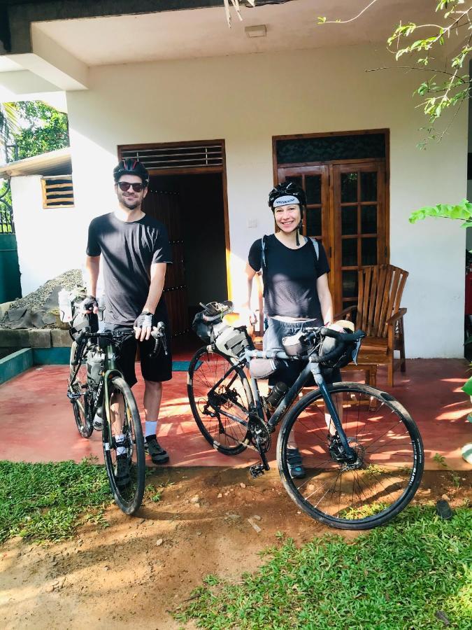 Dinesh Safari Homestay Удавалаве Екстериор снимка
