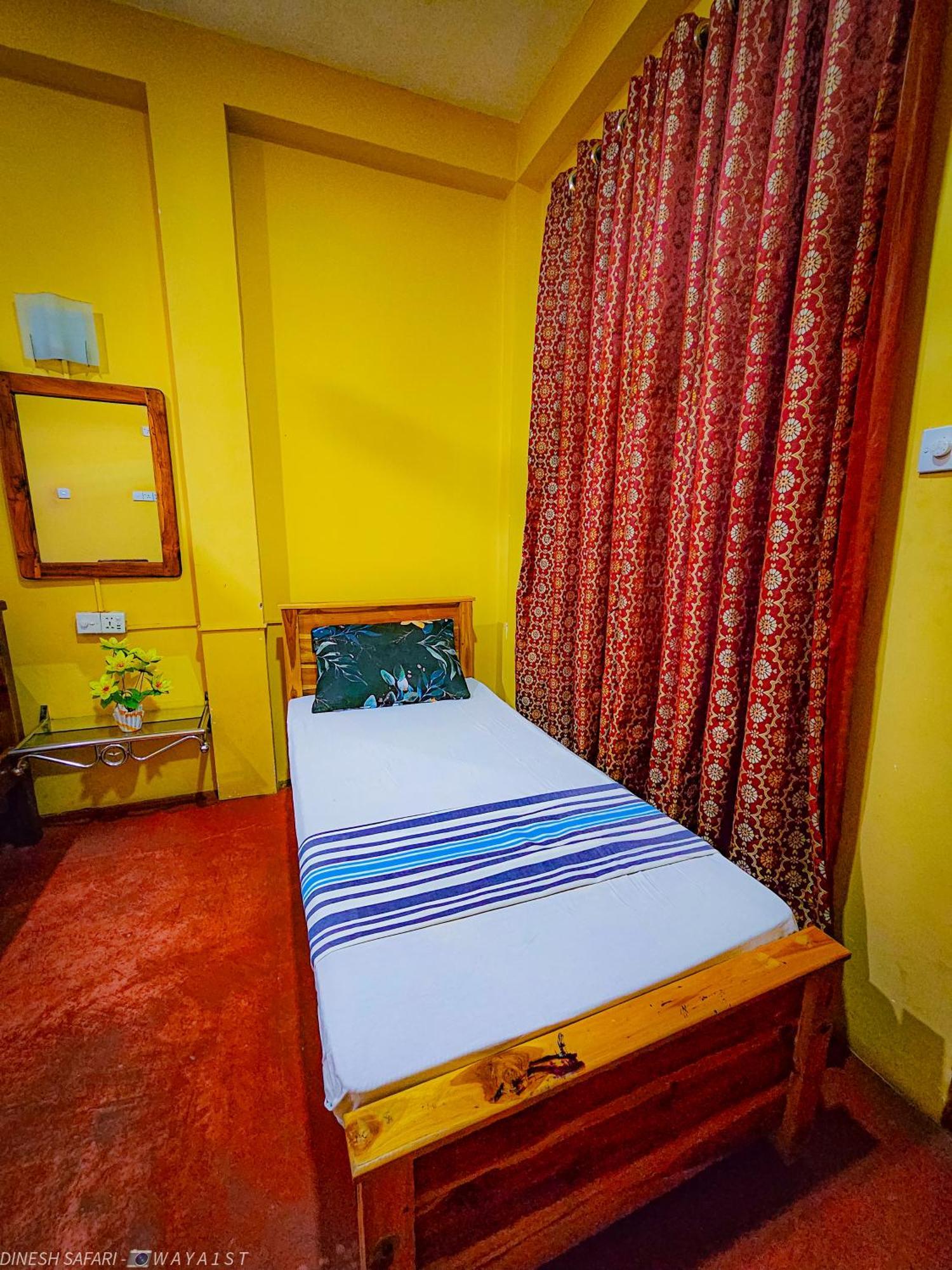 Dinesh Safari Homestay Удавалаве Екстериор снимка