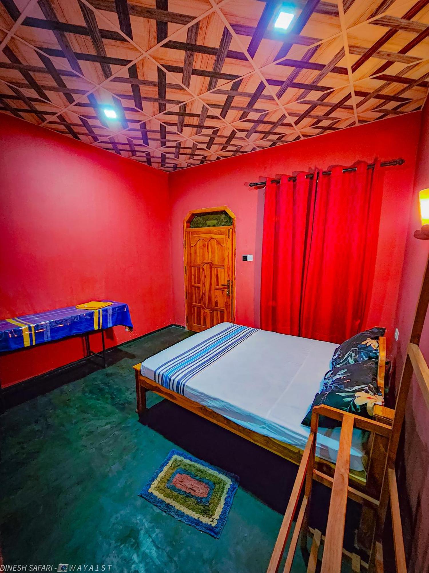 Dinesh Safari Homestay Удавалаве Екстериор снимка